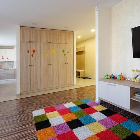 Colored Balloons - 3 Bedrooms, 3 Bathrooms, Equipped Large Apartments Lviv Exterior foto