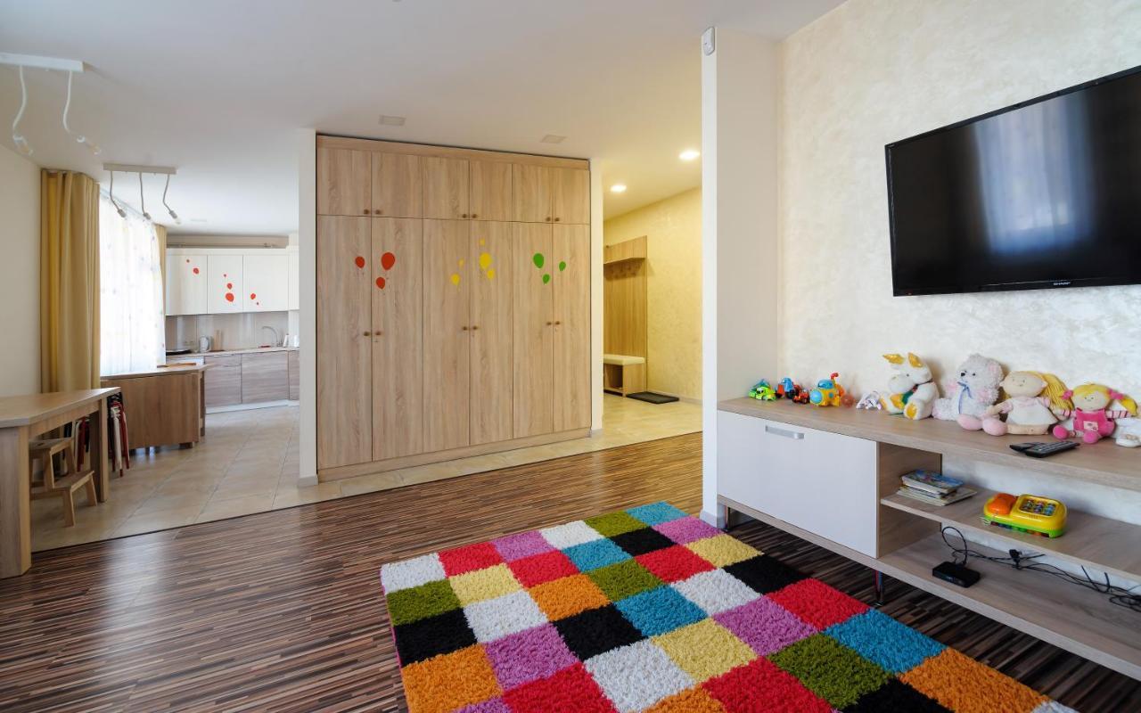 Colored Balloons - 3 Bedrooms, 3 Bathrooms, Equipped Large Apartments Lviv Exterior foto
