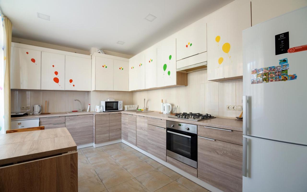 Colored Balloons - 3 Bedrooms, 3 Bathrooms, Equipped Large Apartments Lviv Exterior foto