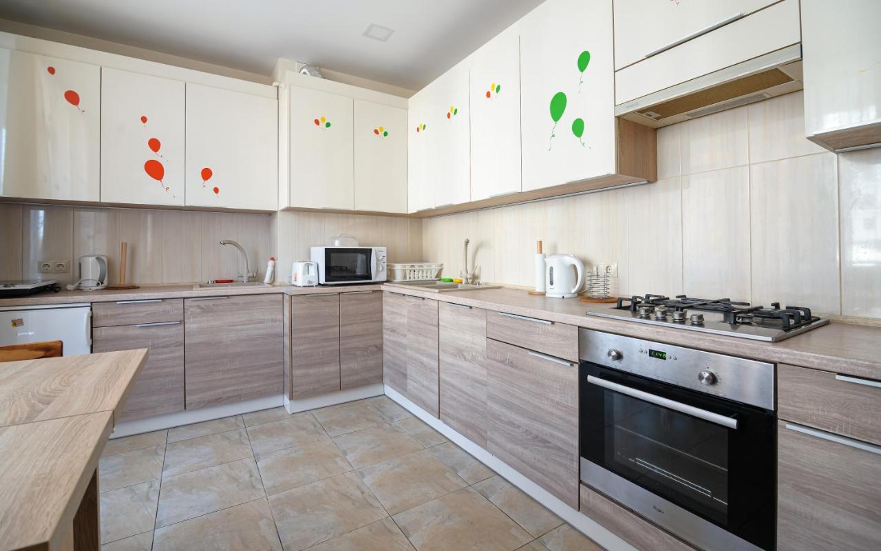 Colored Balloons - 3 Bedrooms, 3 Bathrooms, Equipped Large Apartments Lviv Exterior foto