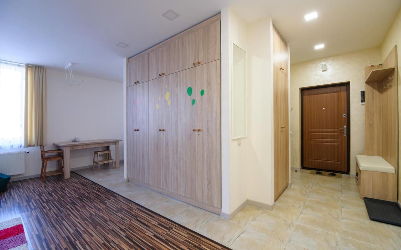 Colored Balloons - 3 Bedrooms, 3 Bathrooms, Equipped Large Apartments Lviv Exterior foto
