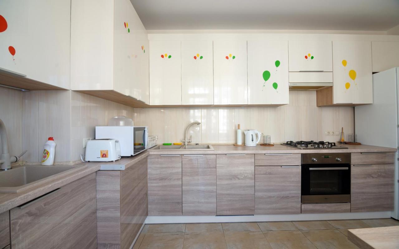 Colored Balloons - 3 Bedrooms, 3 Bathrooms, Equipped Large Apartments Lviv Exterior foto
