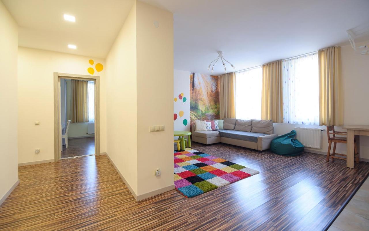 Colored Balloons - 3 Bedrooms, 3 Bathrooms, Equipped Large Apartments Lviv Exterior foto